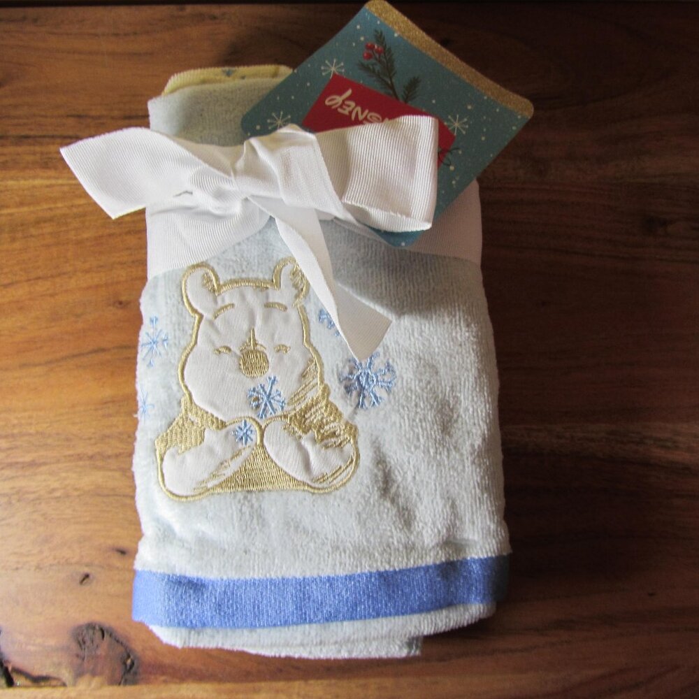disney winnie the pooh hand kitchen towels NIP (H149)